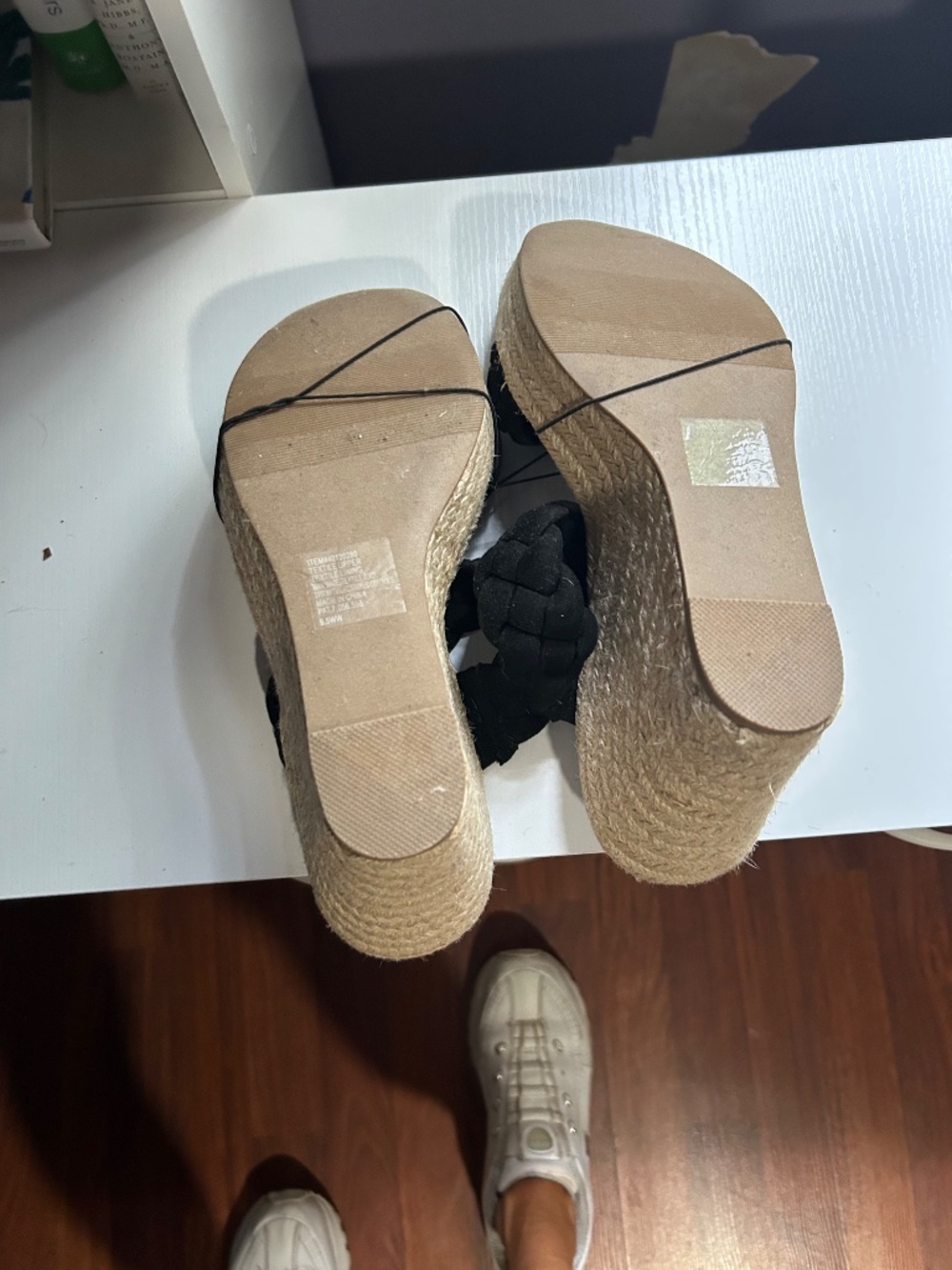 Shoes - Picture 4 of 4
